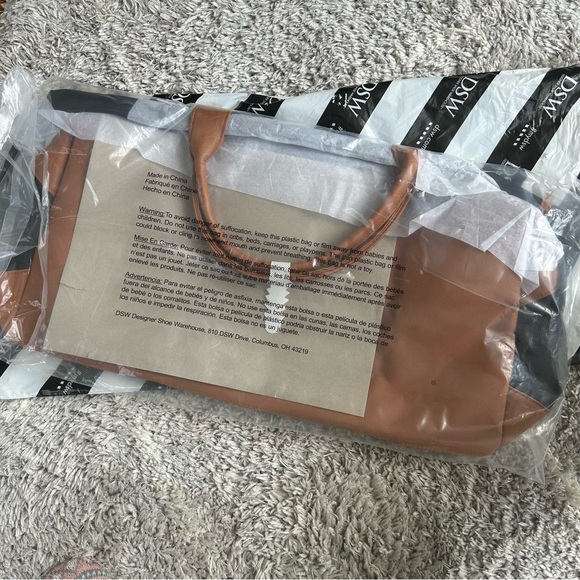 BRAND NEW DSW Weekender Duffle Bag - Picture 4 of 8